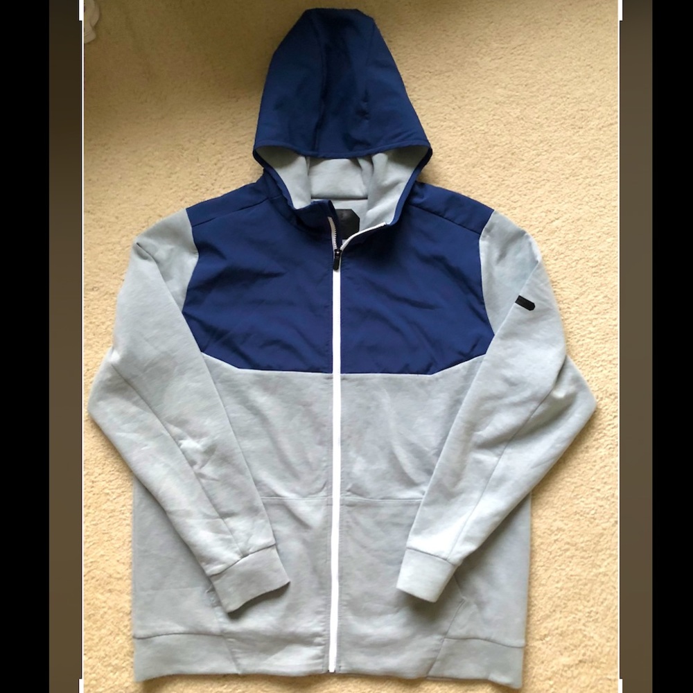 UNDER ARMOUR SWEATER